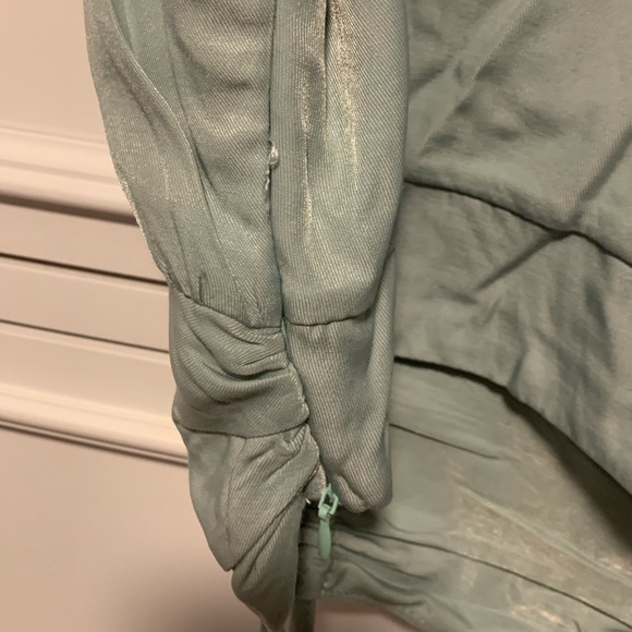 SHEIN Ruched Drawstring Front Crop Shirt - Picture 4 of 6